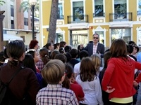 Visita alumnat Ausiàs March a la nova Biblioteca L1290858