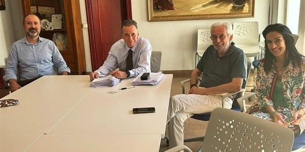 L'Ajuntament formalitza la compra el solar que es destinarà a la construcció d'habitatges de lloguer per a joves